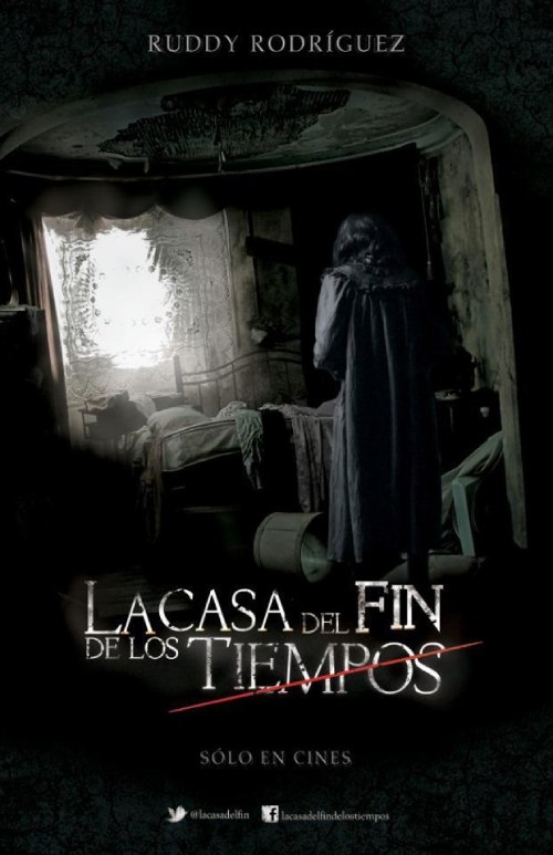 La portada del filme muestra una escena oscura y tétrica en la que aparece un personaje misterioso.