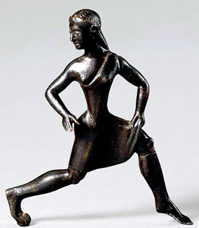 Estatua de bronce de una mujer espartana corriendo, año 500 a. C.