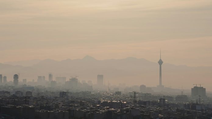 Contaminación, aire, niebla, Tehran, Tehran Province, Iran.