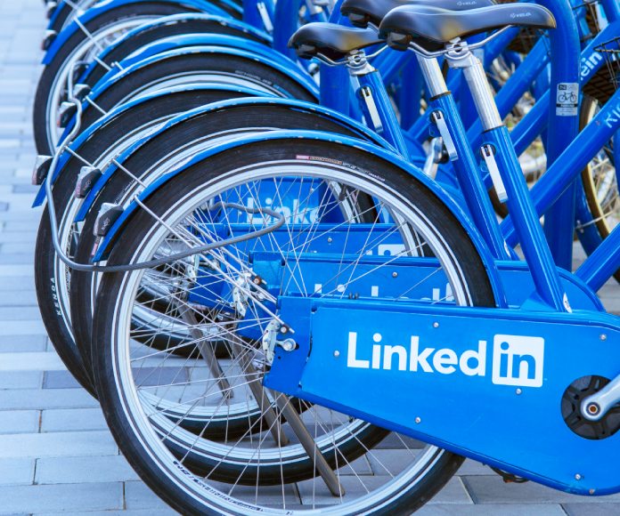 Bicicletas con la marca de Linkedin.