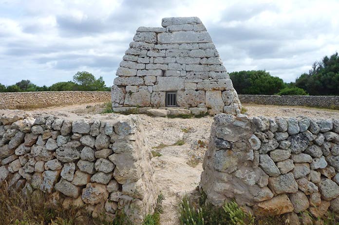 Naveta des Tudons, Menorca