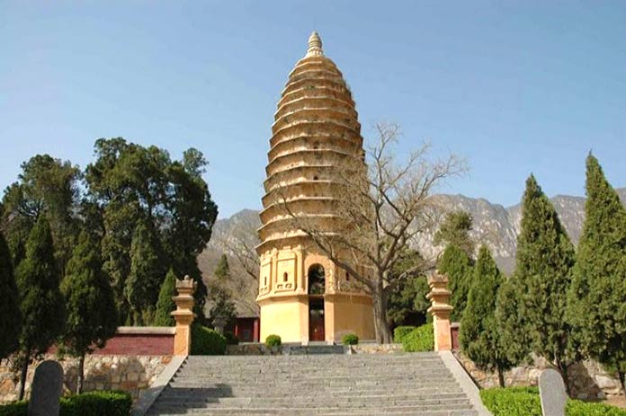 Construcciones antiguas: Pagoda Songyue, China