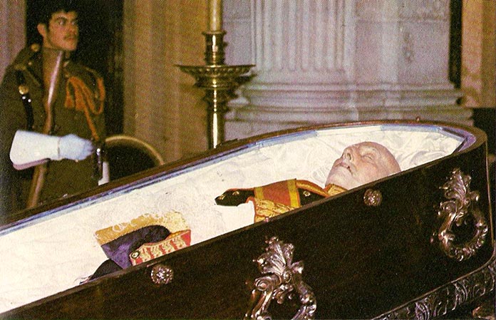 embalsamar un cadáver: Francisco Franco