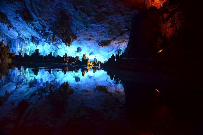 Cuevas subterráneas - Cueva de la Flauta de Caña, China