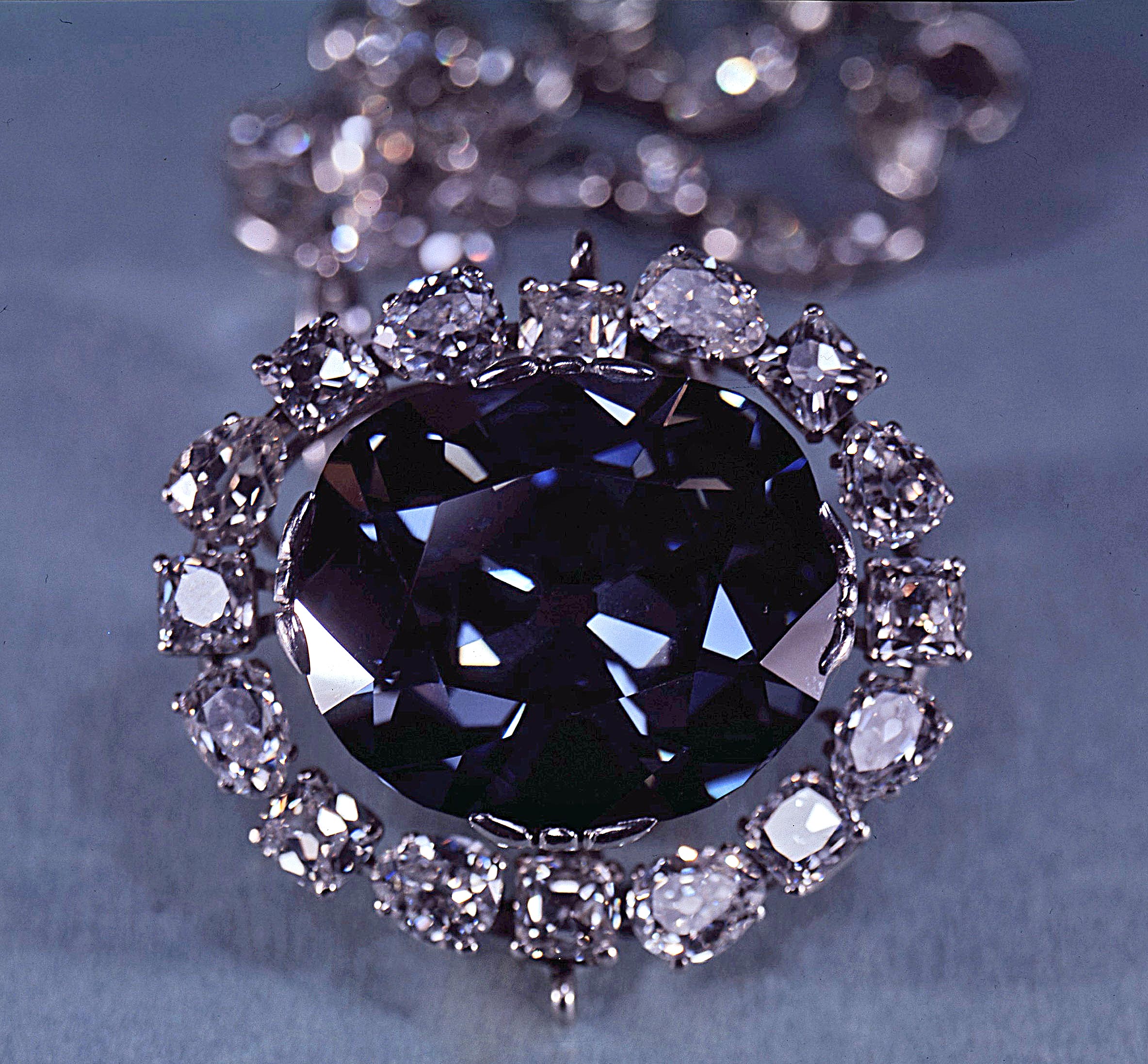 El Diamante Hope en el Museo Nacional de Historia Natural, 1974.