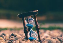 Diferencias generacionales: qué son, características y ejemplos de brechas generacionales (familia, trabajo…)