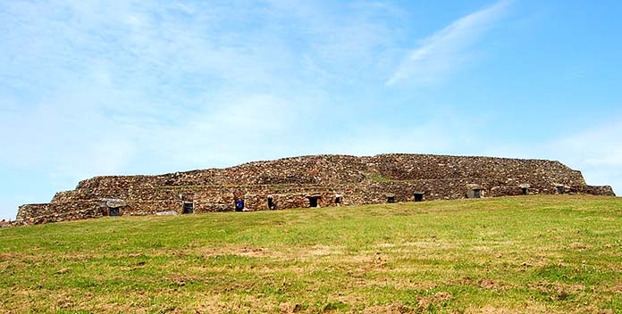 Cairn de Barnenez, Francia