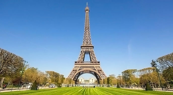 Edificios antiguos: Torre Eiffel, Francia