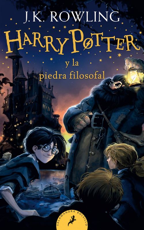 Cover del libro de Harry Potter y la Piedra Filosofal donde aparecen Harry, Hagritd Hermione y Ron a las afueras de Howarts.