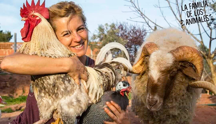 Elena Tova, fundadora de "El Hogar de Luci" (primer santuario de animales en España)