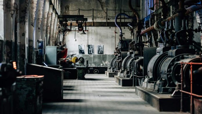 Mantenimiento de equipos industriales, maquinaria, equipos.