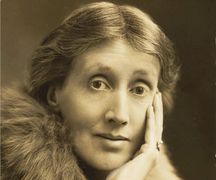 Retrato de Virginia Woolf en sepia.