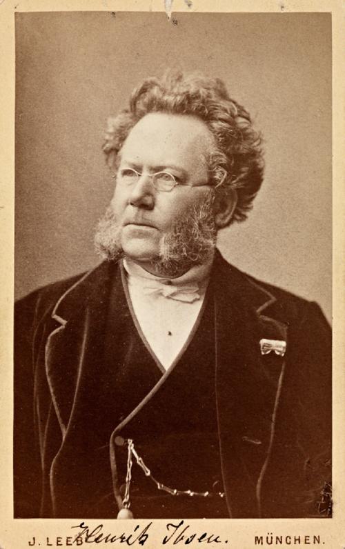 Retrato en color sepia de Henrik Ibsen.