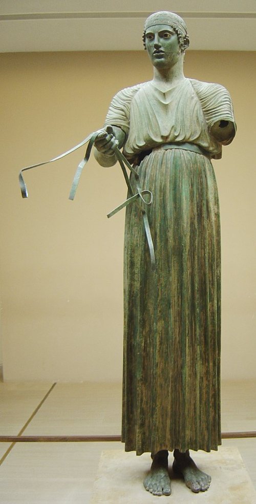 Esculturas griegas - Auriga de Delfos