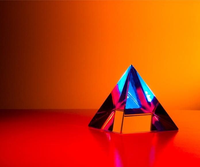 Pirámide de cristal.
