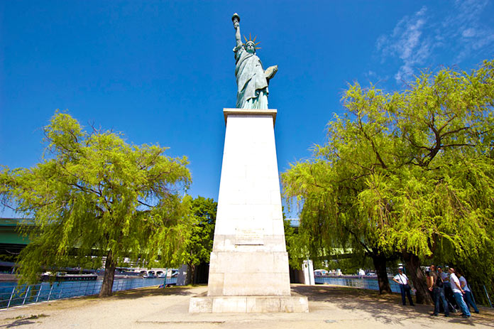 La estatua de la libertad de París