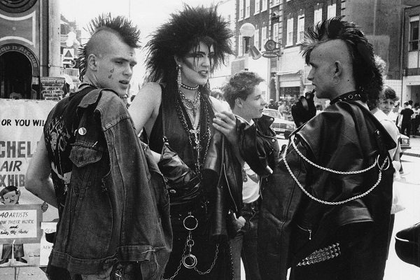 estética-punk-color-negro