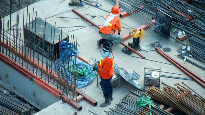 Trabajadores en una construcción