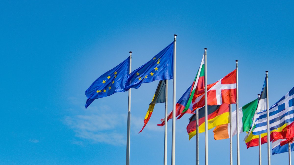 La Eurocámara propone el retiro de la UE de la Carta de la Energía