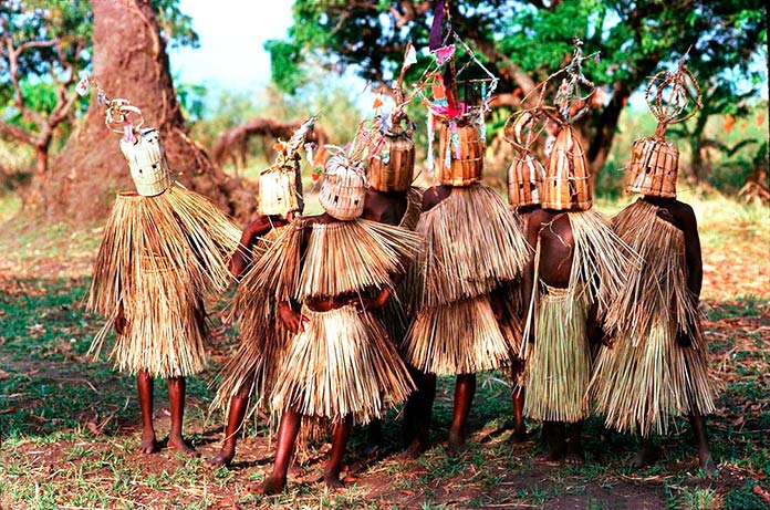 Niños de 9 a 10 años del pueblo Yao, Malawi