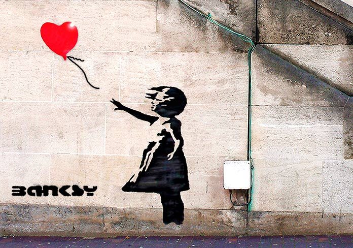 El grafitero Banksy: biografía, obra y misterios del artista callejero más famoso del mundo