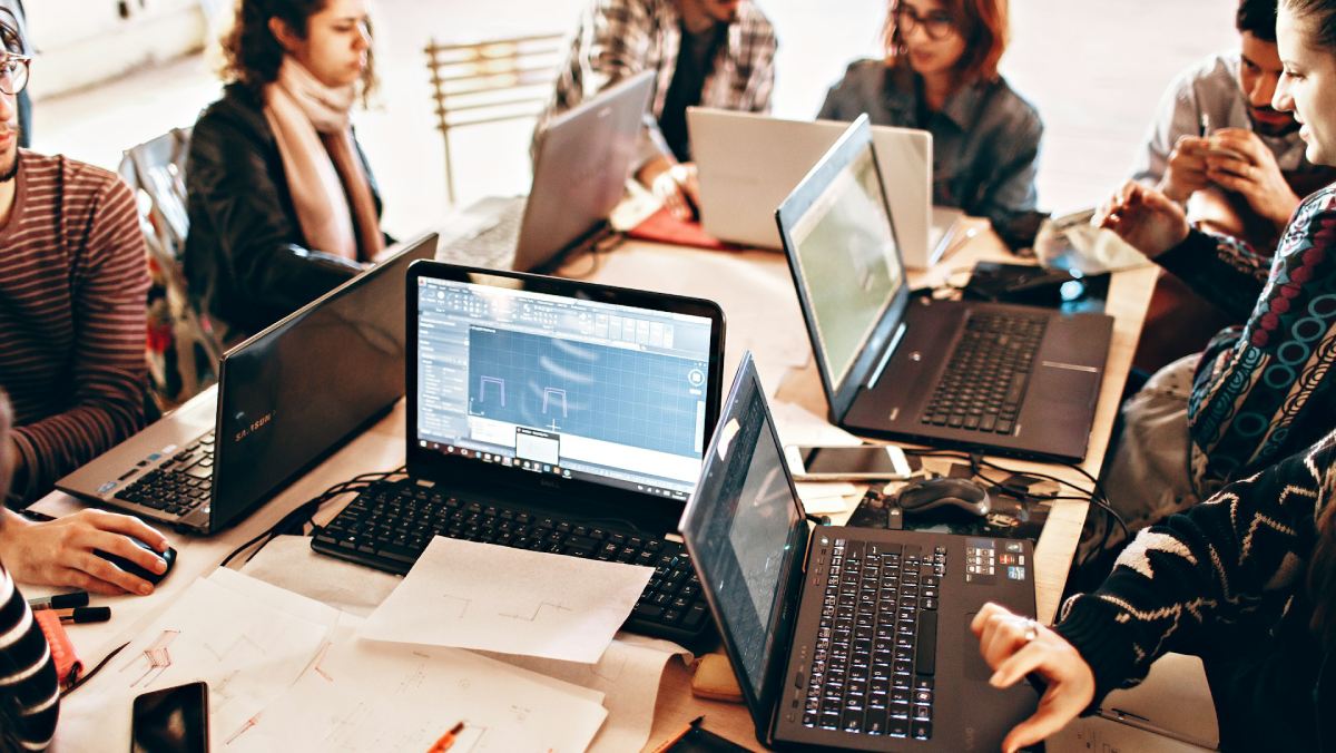 Una encuesta revela que el 83%  de los españoles considera que emprender en España es un gran reto