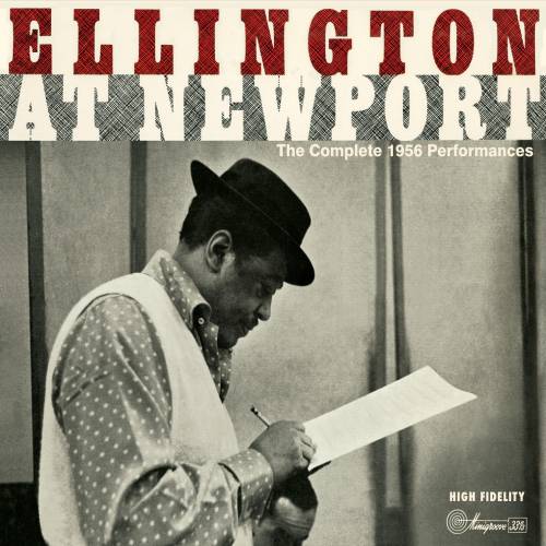 En la portada de Ellington at Newport aparece Duke Ellington escribiendo una canción. 