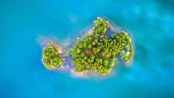 Islas abandonadas, testigos impasibles de la devastación