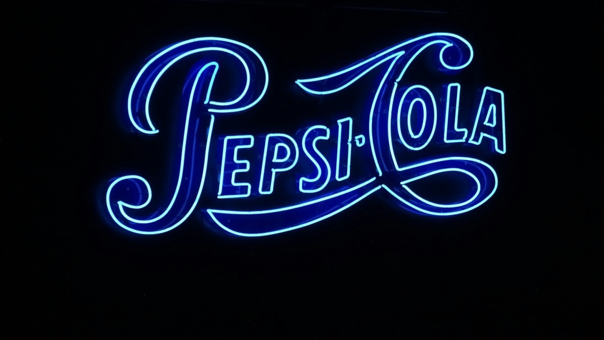 Pepsi lanza al mercado de la moda una colección cápsula usando la inteligencia artificial