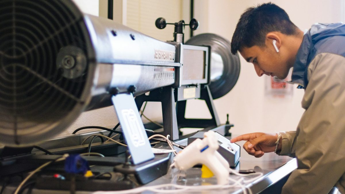 Los estudiantes españoles demuestran sus habilidades en la construcción y lanzamiento de mini satélites espaciales