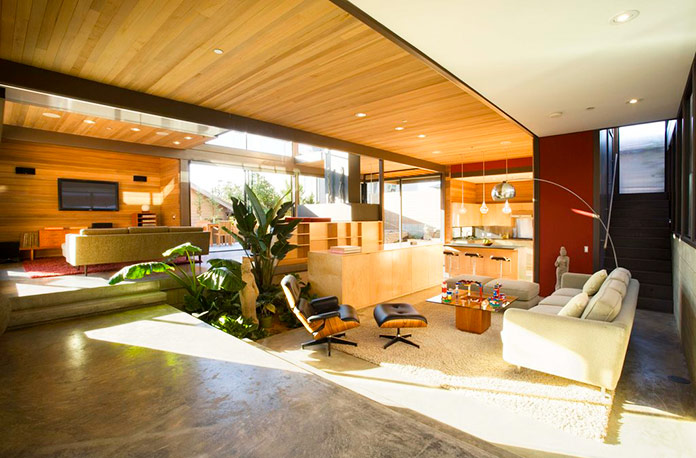 Interior de la casa "Livinghomes RKI". Santa Monica, Estados Unidos