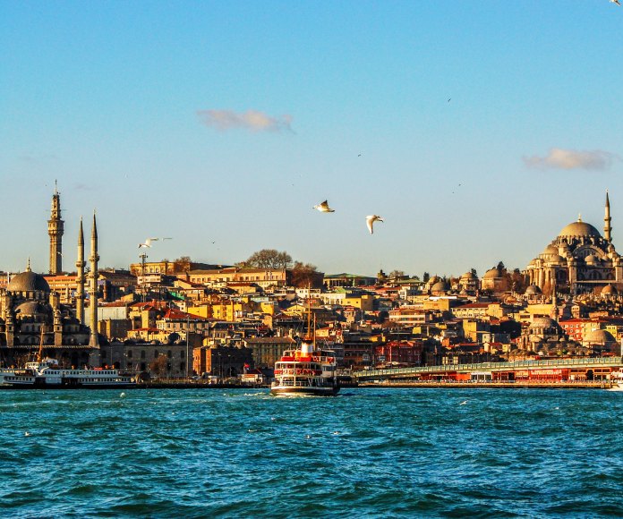 Vista del puerto de Estambul.