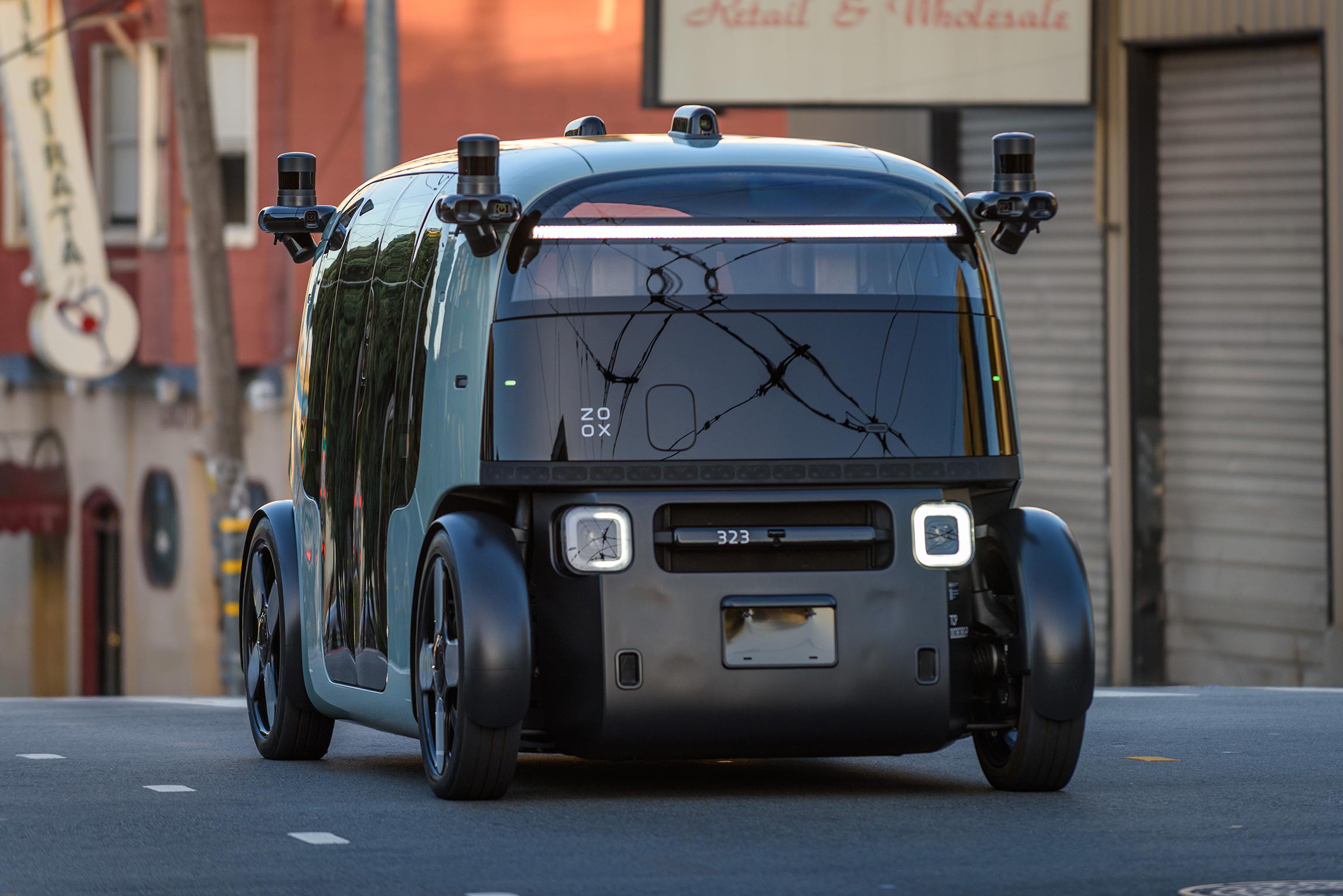 Un Robotaxi Zoox en San Francisco.