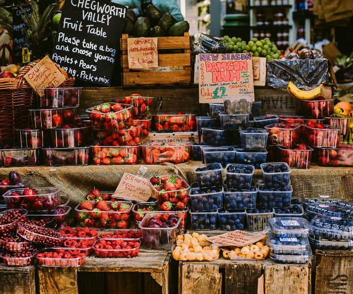 Mercado minorista de frutas.