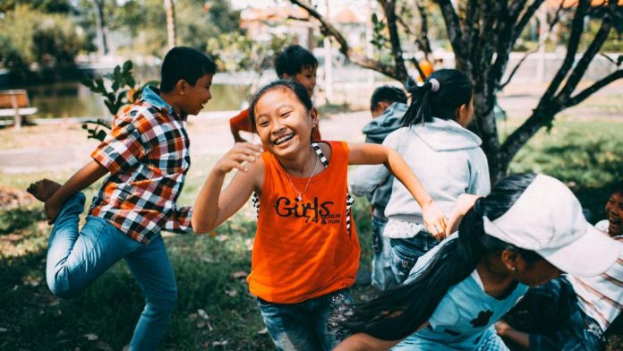 Niños jugando