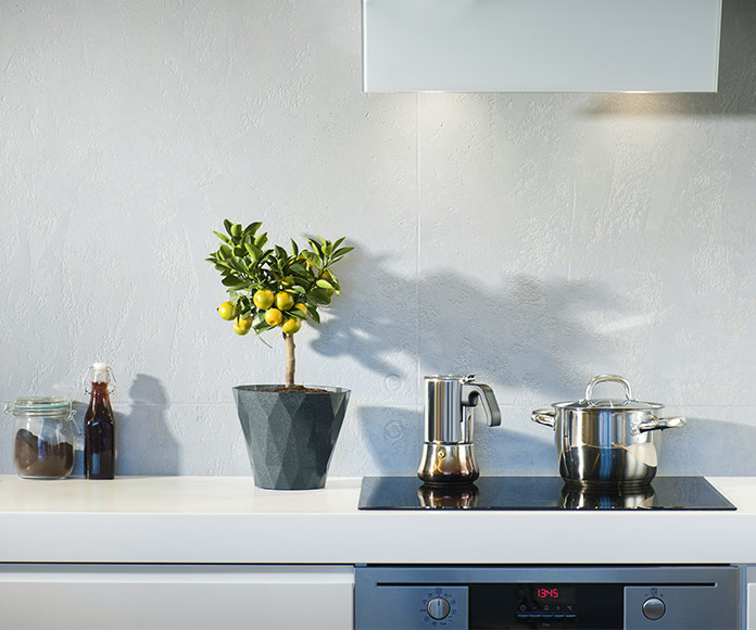 cocina con pared de microcemento listo al uso