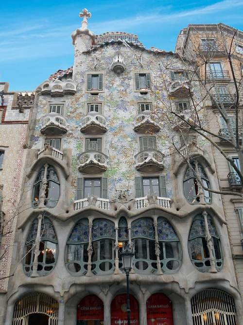 modernismo-artistico-casa-batllo