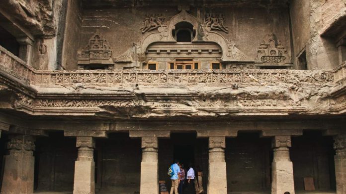 Grutas de Ellora, monumentos, lugares historicos