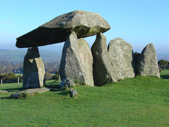 Monumentos prehistóricos - Pentre Ifan - Reino Unido