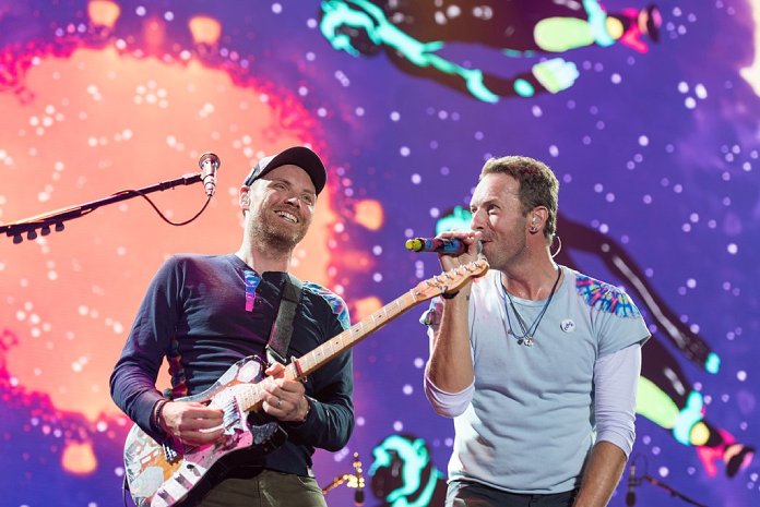 El vocalista y guitarrista de Coldplay durante un concierto.