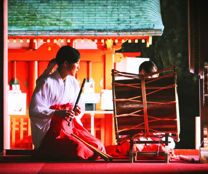 Sacerdotes japoneses.