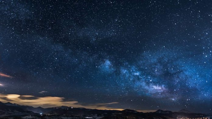 Vista del cielo con estrellas