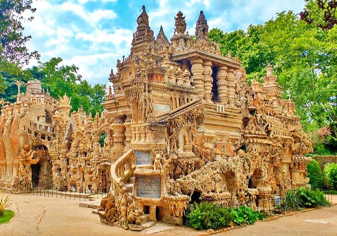 Palais Ideal: el palacio perfecto que un cartero construyó a partir de un sueño