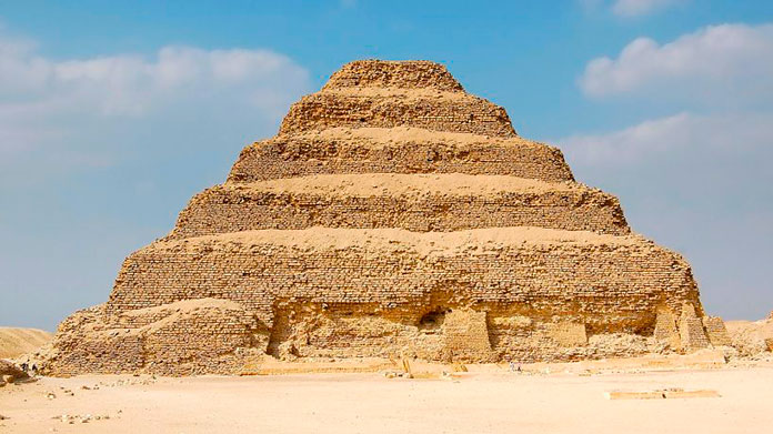 Pirámide escalonada de Saqqara