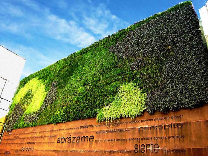 Jardín vertical Plaza del Pericón