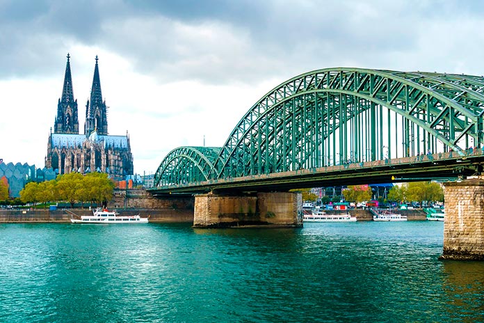 Puente Hohenzollern, Colonia