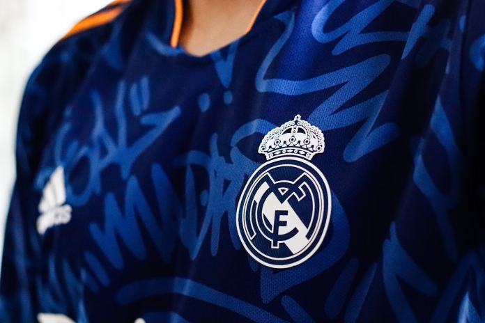 Camiseta oficial del Real Madrid F.C.