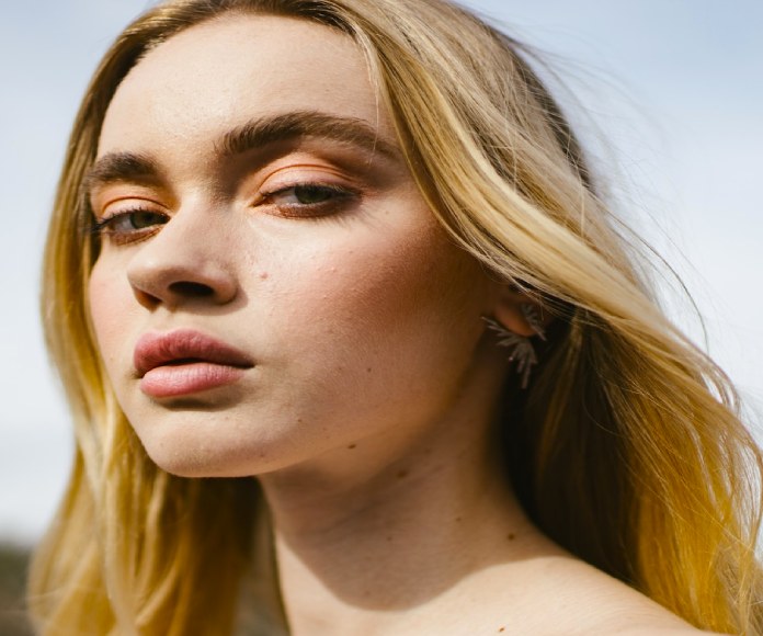 Rostro de mujer de perfil