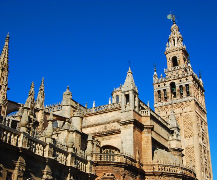 Vista de la Catedral de Sevilla y La Giralda.