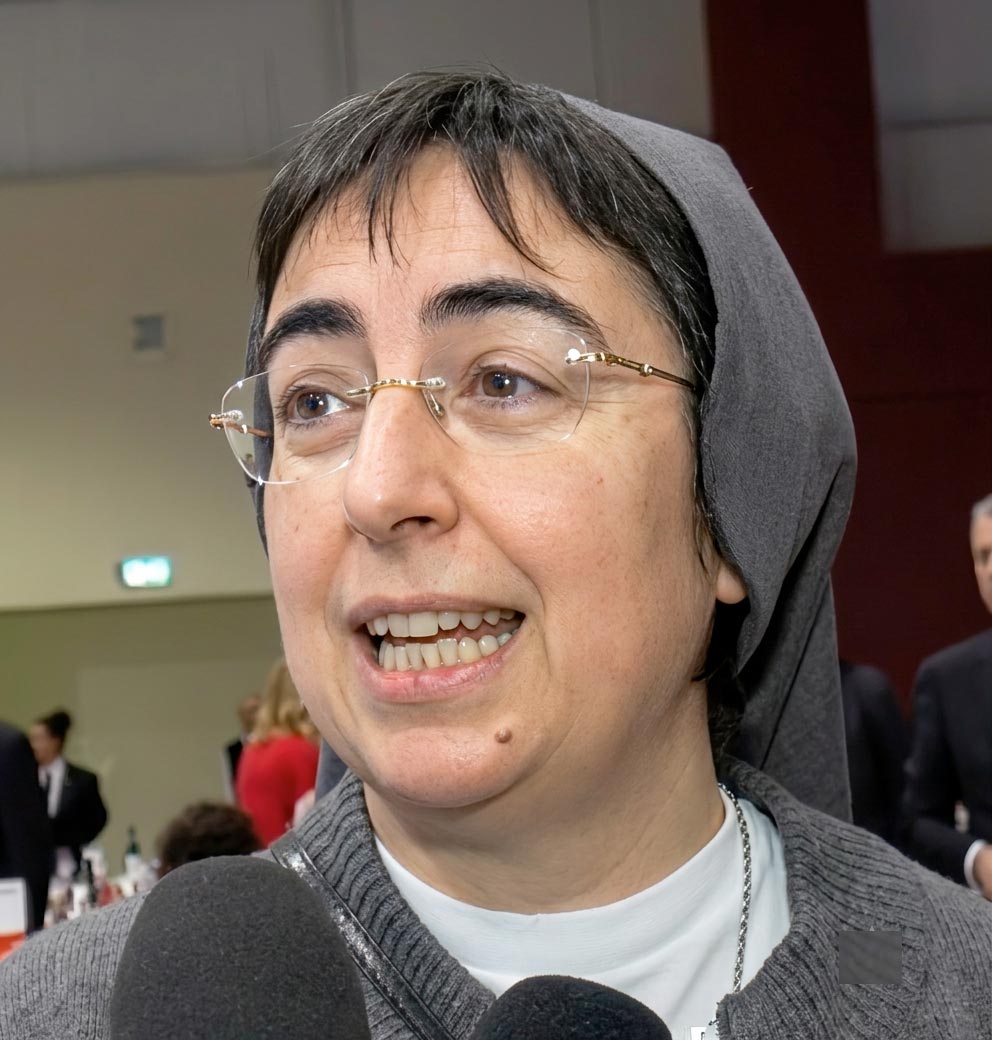 Hermana Alessandra Smerilli.